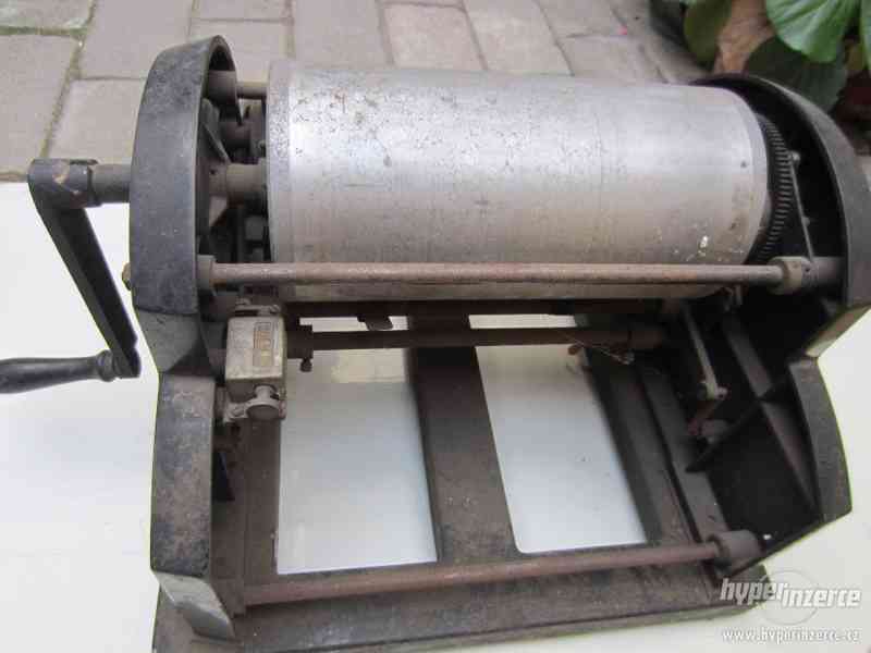 Historický tiskařský stroj Centograph Konigslutter - foto 3