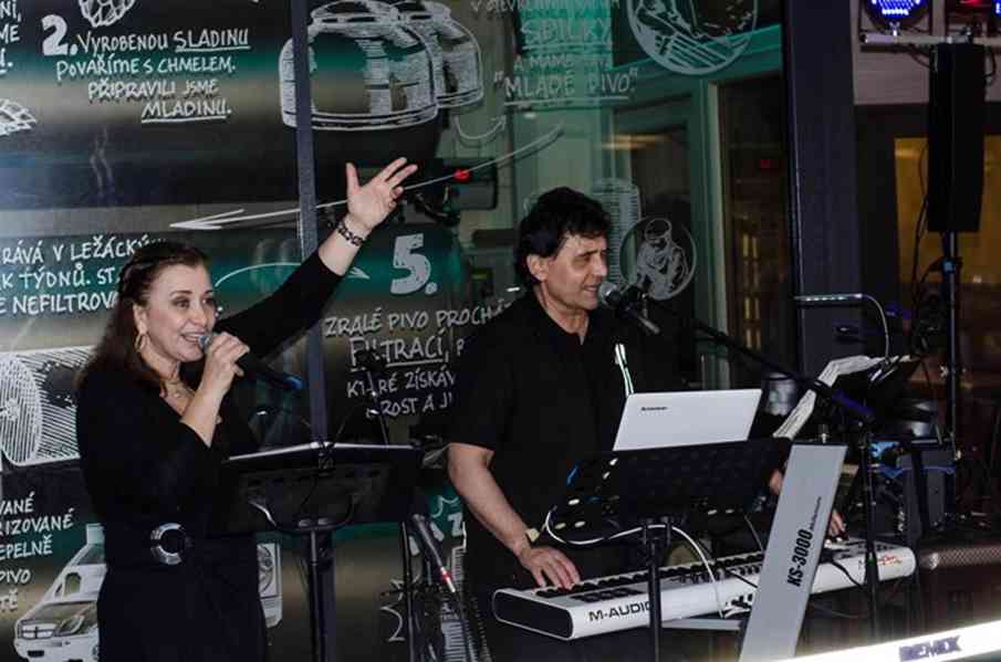 ŽIVÁ HUDBA NA OSLAVY, SVATBY, PLESY + DJ - ZLÍNSKÝ KRAJ - foto 2