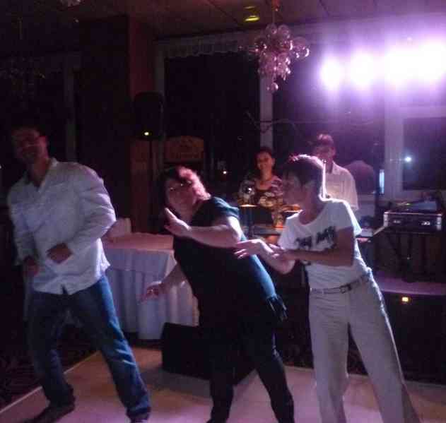 ŽIVÁ HUDBA NA OSLAVY, SVATBY, PLESY + DJ - ZLÍNSKÝ KRAJ - foto 13