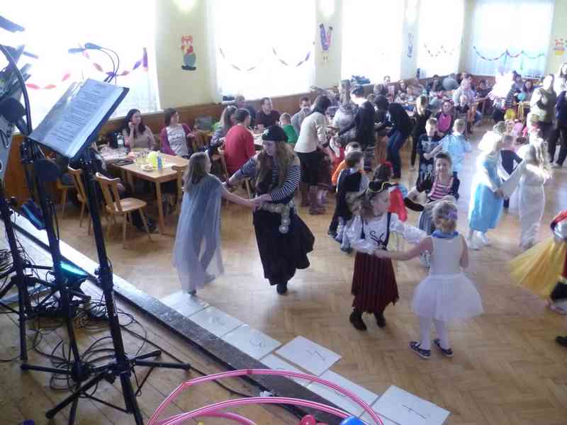ŽIVÁ HUDBA NA OSLAVY, SVATBY, PLESY + DJ - ZLÍNSKÝ KRAJ - foto 9