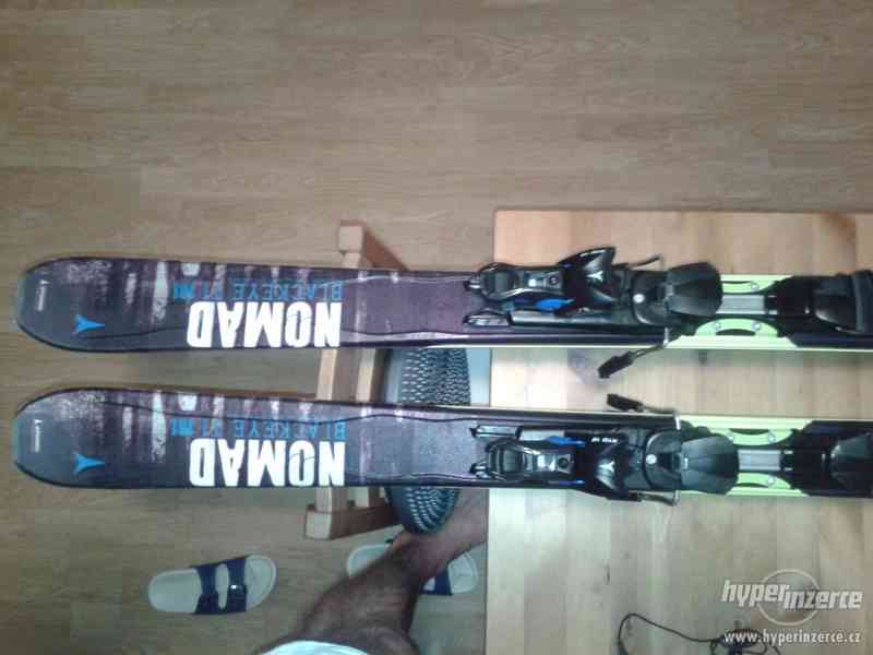 Prodám Atomic Nomad Blackeye Ti Arc + XTO 12 181cm - foto 3