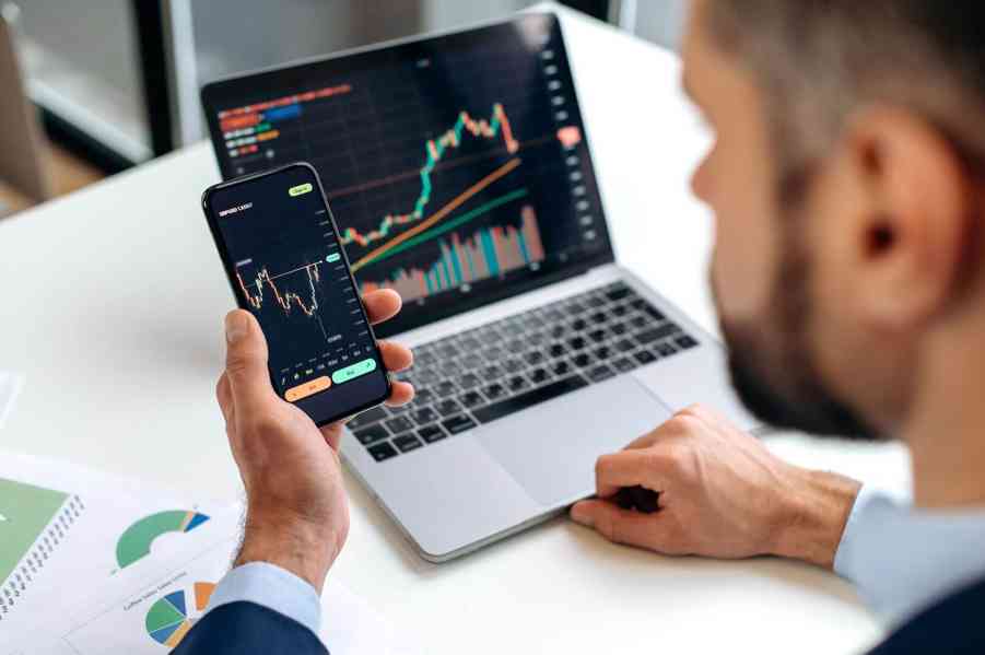 Deutsche bank :Půjčky, hypotéky, financování vašich projektů - foto 8