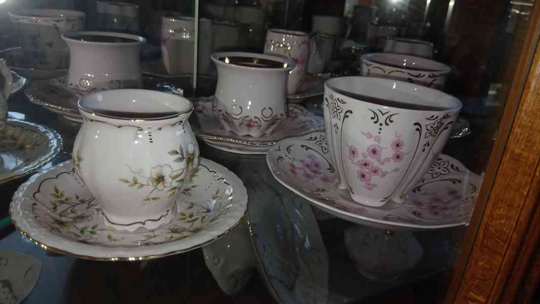 Velká sbírka růžového Chodovského porcelánu - foto 55