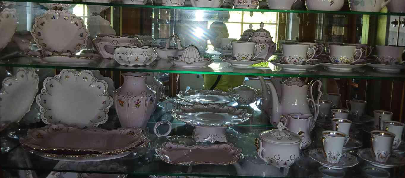 Velká sbírka růžového Chodovského porcelánu - foto 45