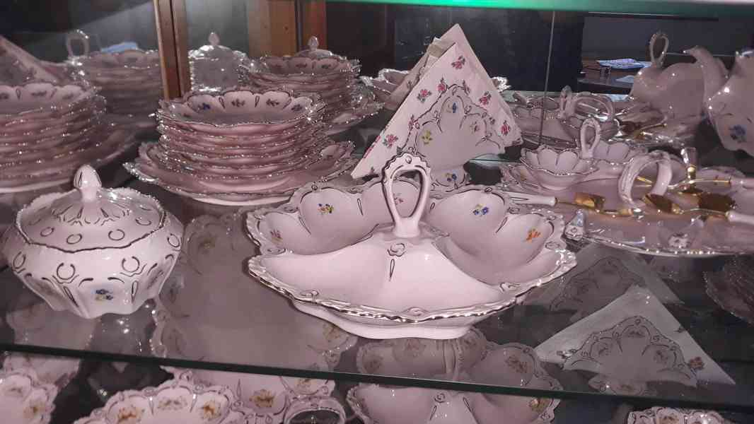 Velká sbírka růžového Chodovského porcelánu - foto 17