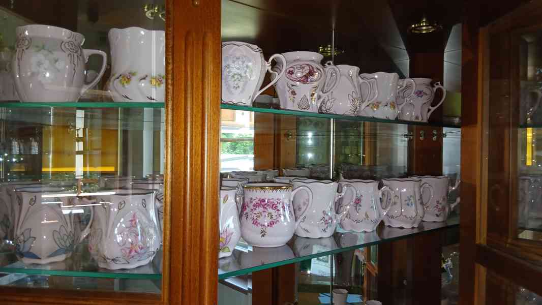 Velká sbírka růžového Chodovského porcelánu - foto 57