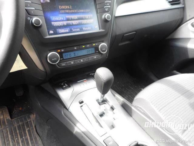 Toyota Avensis 1.8, benzín, automat, RV 2016, navigace - foto 2