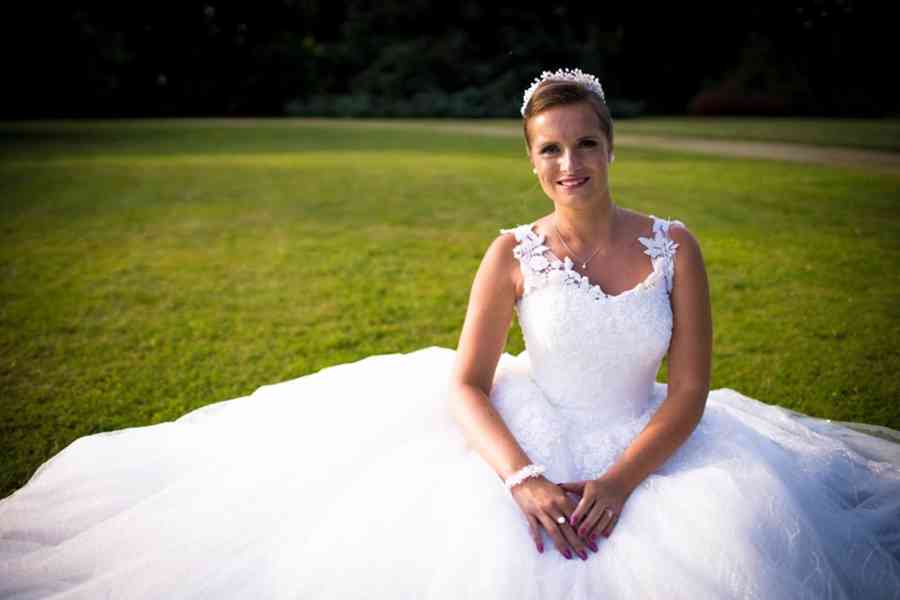 Luxusní svatební šaty na míru - jediné v ČR