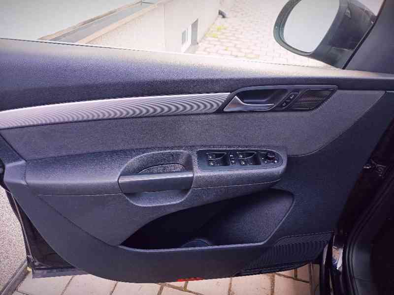 VOLKSWAGEN Sharan 1,4TSI Comfortline 110kw 7-míst - foto 20