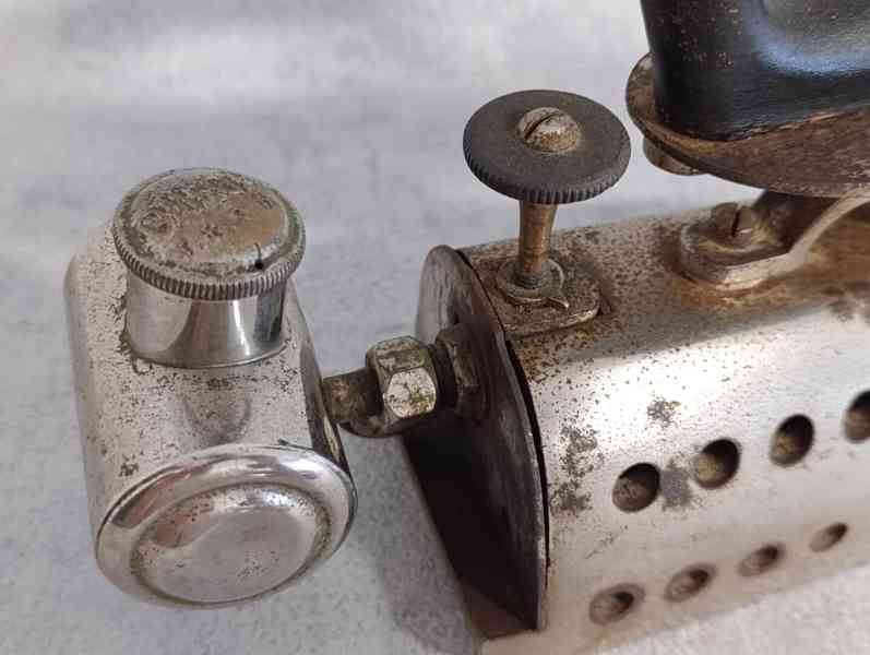 Velmi stará menší lihová žehlička OMEGA  - D.R.G.M - foto 9