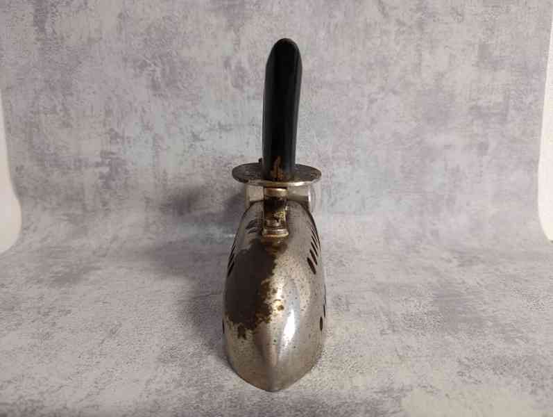 Velmi stará menší lihová žehlička OMEGA  - D.R.G.M - foto 7