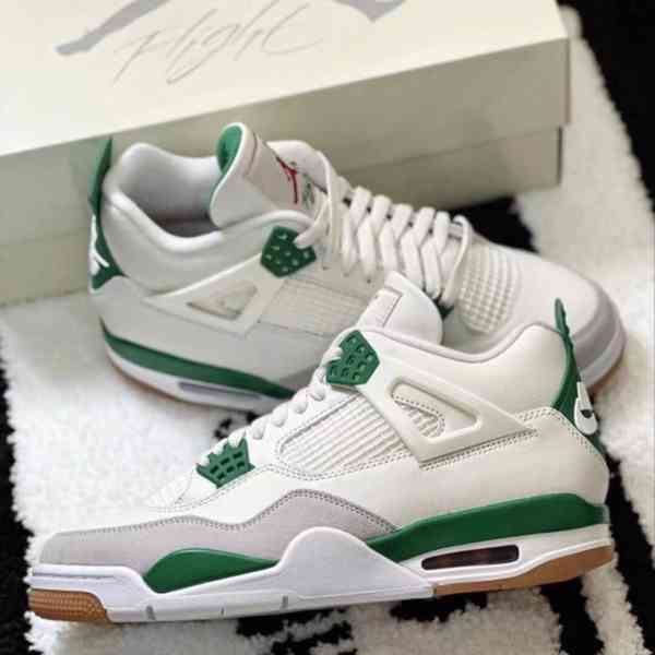 Nike Air Jordan 4  - foto 9