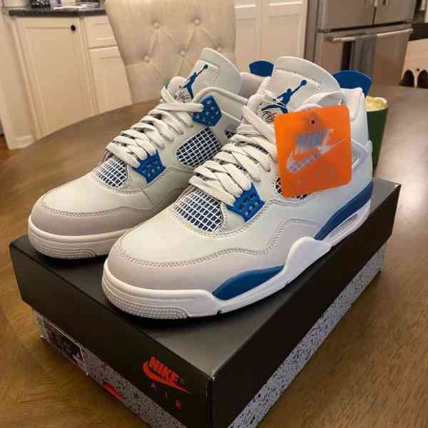 Nike Air Jordan 4  - foto 8