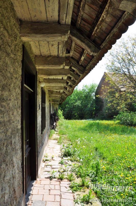Prodej uzavřeného hospodářského dvora - foto 14