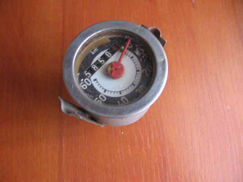 na mustang pionýr díly ,helma - foto 12