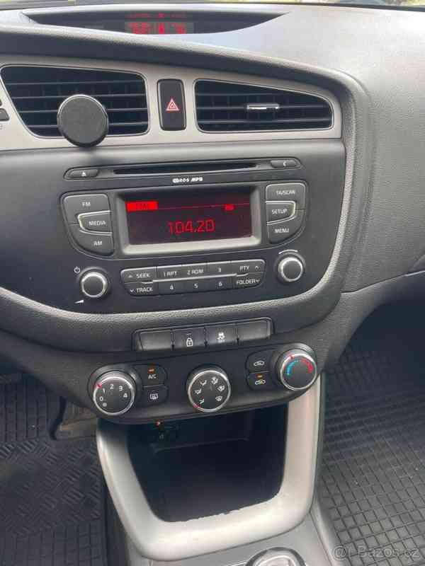 Kia Ceed 1,6 crdi 94kW - foto 11