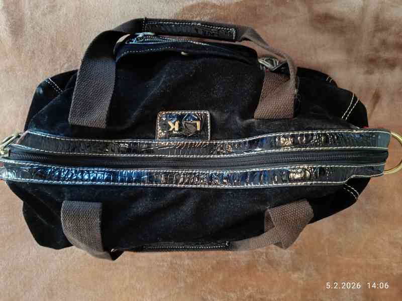 Prodám DÁMSKOU ČERNOU KABELKU - foto 2