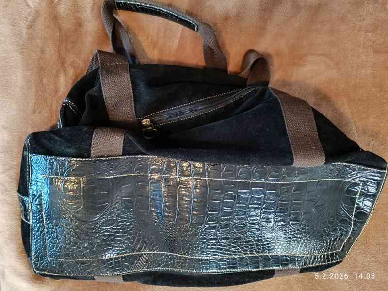 Prodám DÁMSKOU ČERNOU KABELKU - foto 4