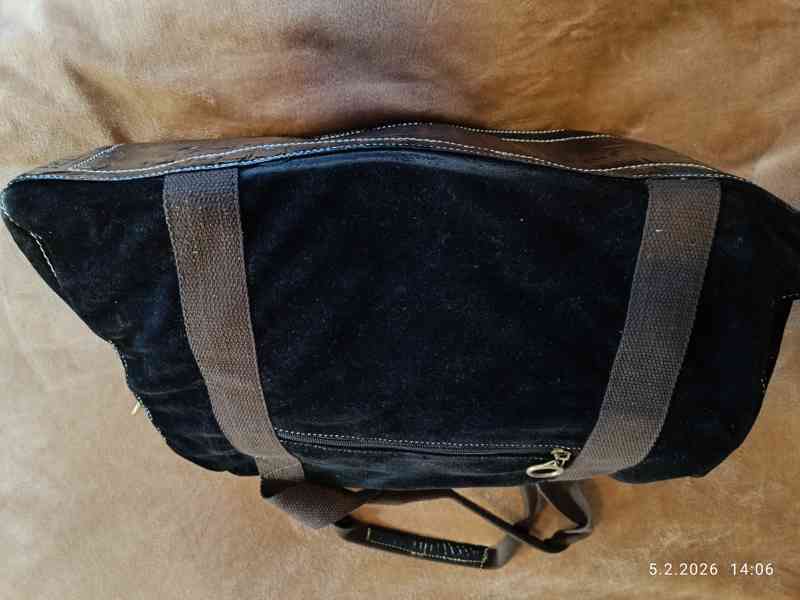 Prodám DÁMSKOU ČERNOU KABELKU - foto 8