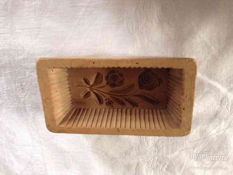 Stará dřevěná forma na máslo - foto 2