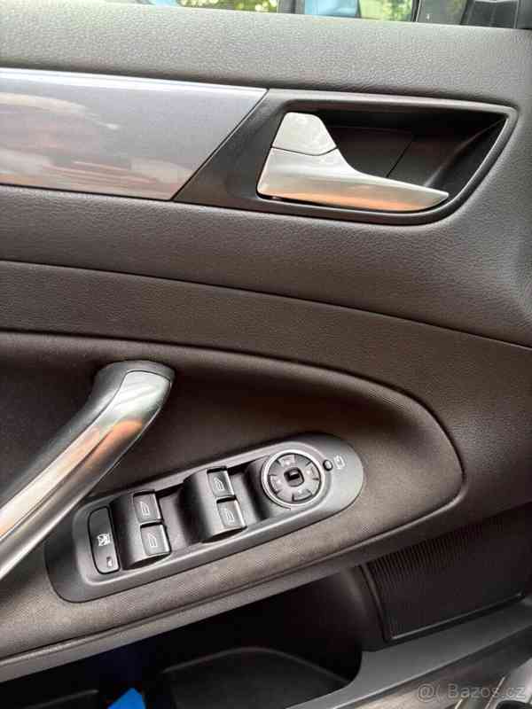 Ford Mondeo 1,6   118 kW (2013) 120 000 km - foto 10