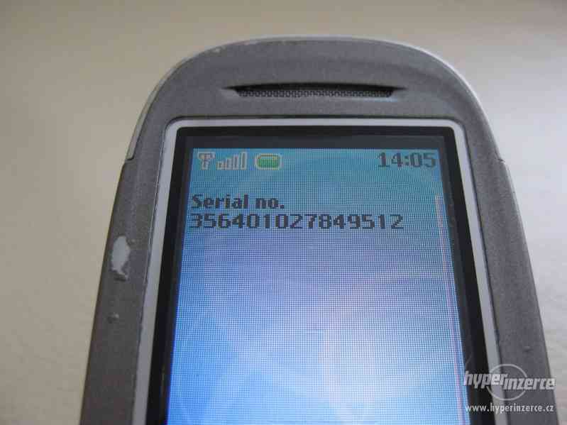 Nokia 2760 - "véčkové" mobilní telefony - foto 5