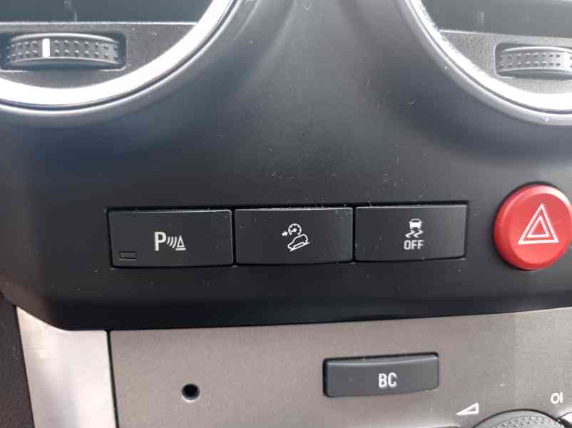 Opel Antara 2.2 CDTi 120kW/4x4/Výhřev - foto 25