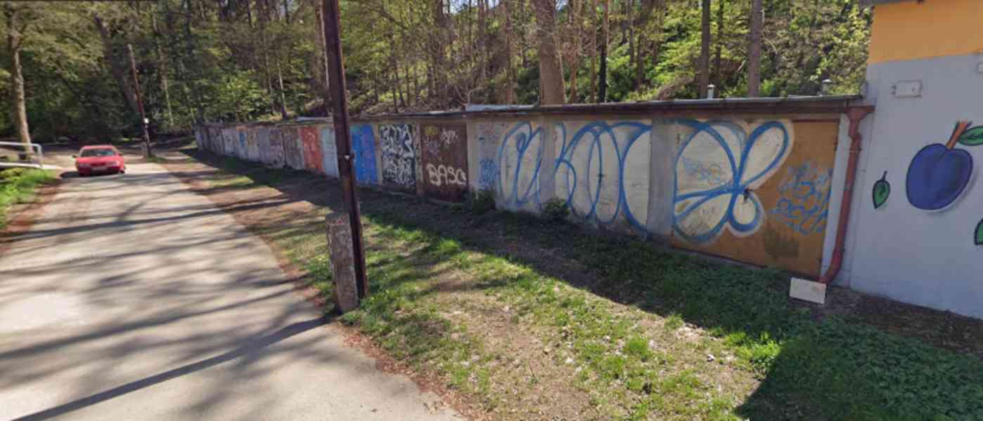 Pronajmu garáž v Blansku - Sloupečníku - foto 2