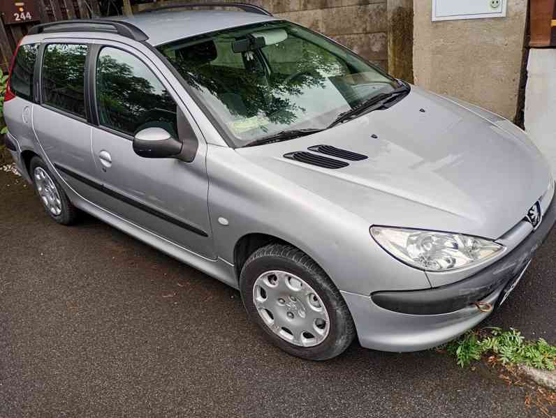 Peugeot 206 SW  1,4i 55kW, r.v. 2004 - foto 1