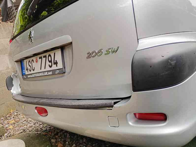 Peugeot 206 SW  1,4i 55kW, r.v. 2004 - foto 6