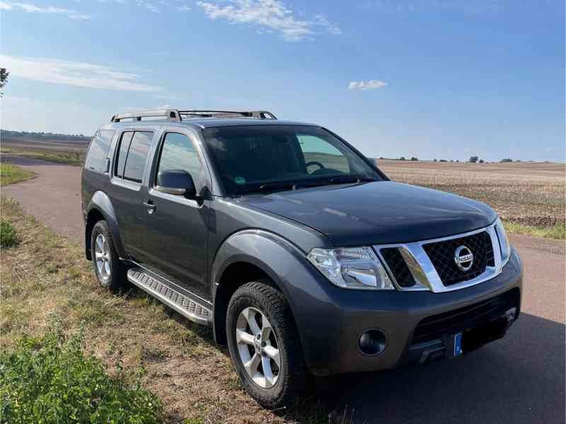 Nissan Pathfinder 2.5 dCi LE 140kw - foto 1