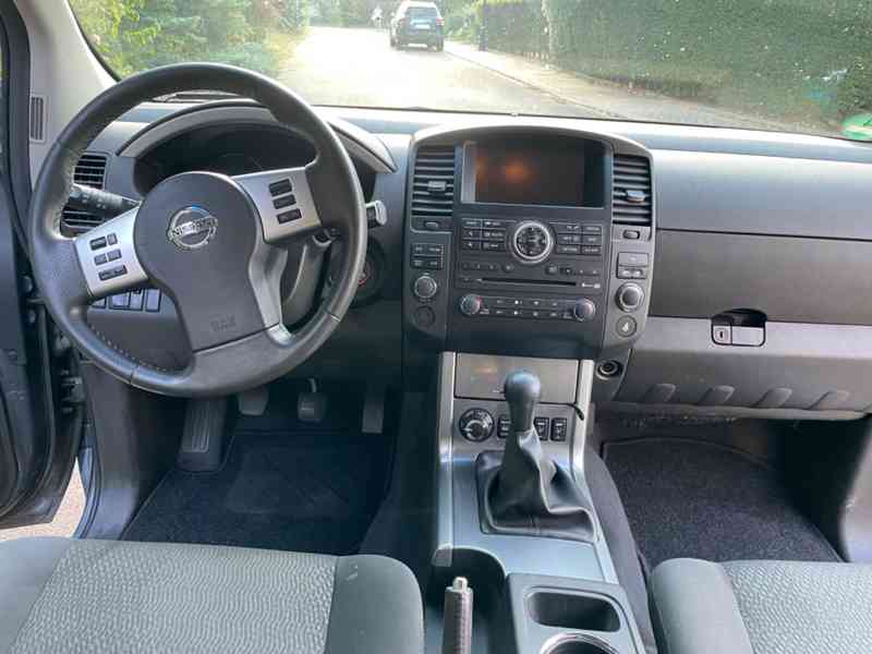 Nissan Pathfinder 2.5 dCi LE 140kw - foto 4