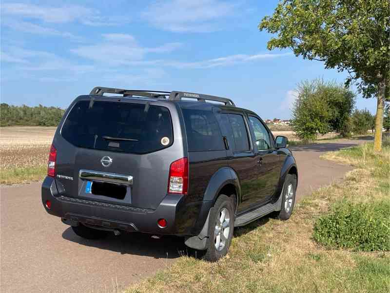 Nissan Pathfinder 2.5 dCi LE 140kw - foto 10