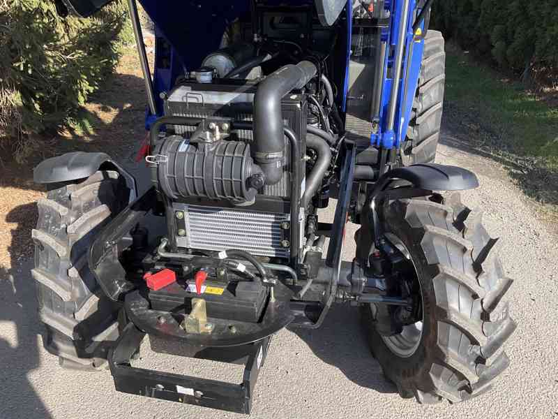 Traktor Lovol M254 o výkonu 25 koní s nakladačem - foto 3