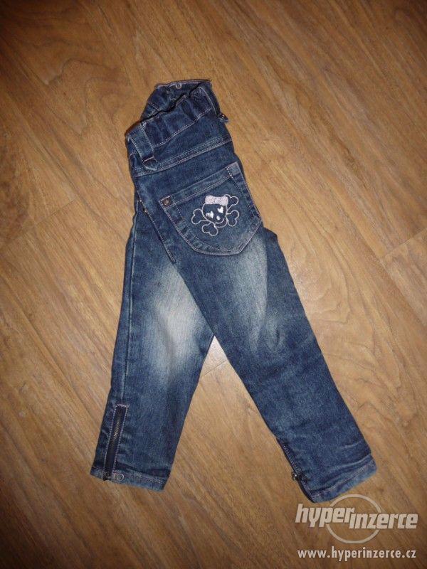 Džínové kalhoty s lebkami 2-3R-vel.98 - foto 1