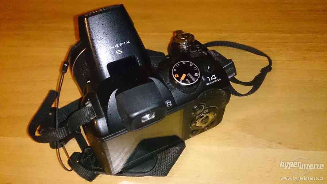 Fujifilm Finepix S3200 - foto 2