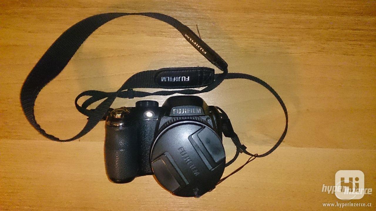 Fujifilm Finepix S3200 - foto 1