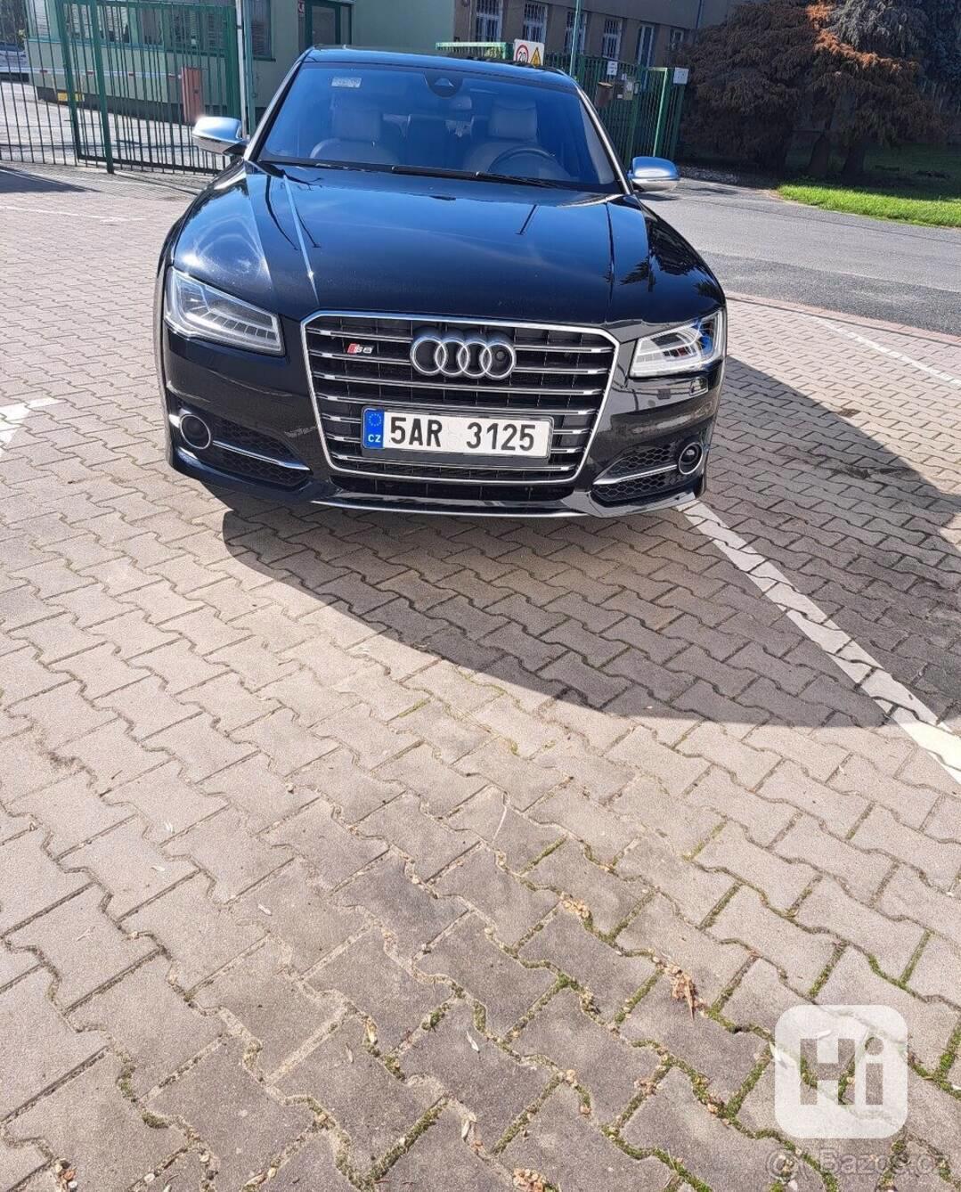 Audi S8 - foto 1