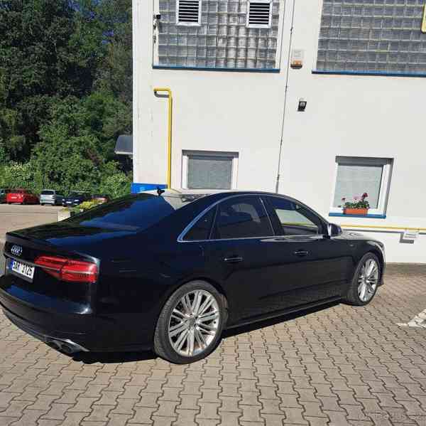 Audi S8 - foto 4