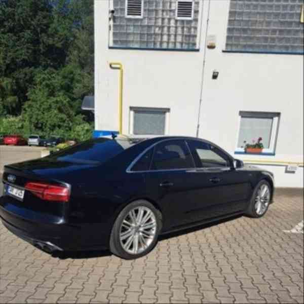 Audi S8 - foto 3
