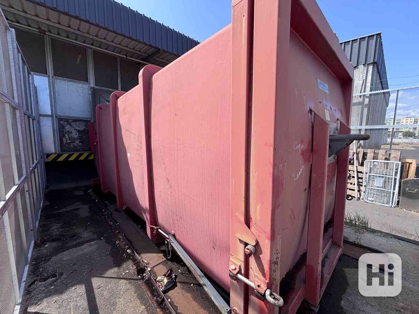 URGENTNÍ Prodej lisu na komunální odpad z Chomutova - Otvice - foto 1