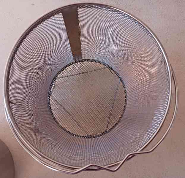 Nerezový hrnec na vaření chřestu či těstovin - foto 4