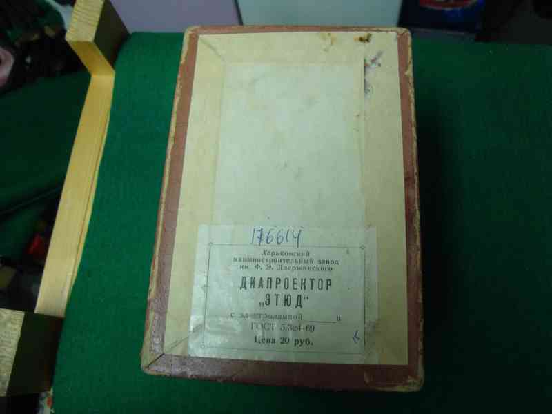 Retro diaprojektor ETJUD MADE IN USSR pěkný stav v krabičce - foto 5