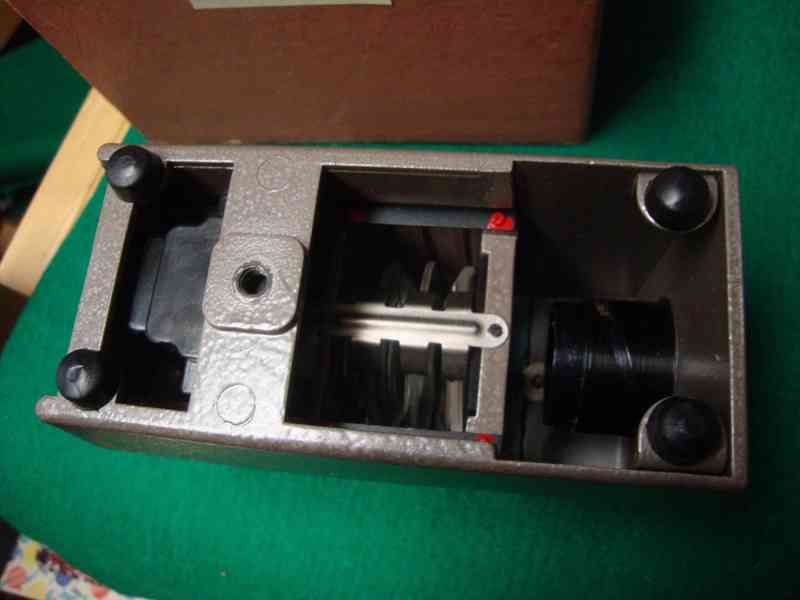 Retro diaprojektor ETJUD MADE IN USSR pěkný stav v krabičce - foto 14