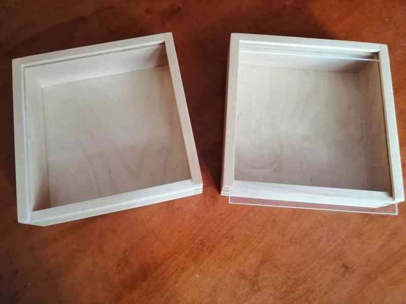 Dřevěné krabičky, lakované , nebo s domino kostkami - foto 2