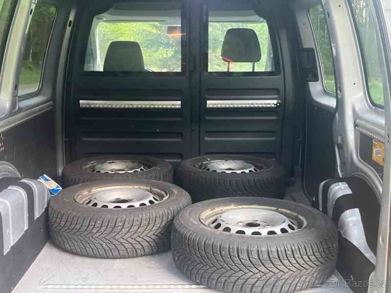 Volkswagen Caddy 1,6   TDI - foto 9
