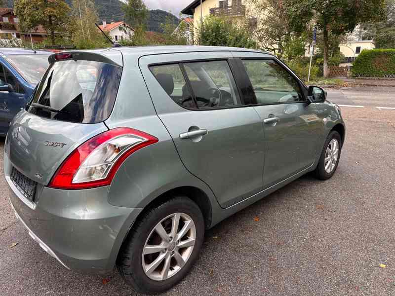 Suzuki Swift 1.2i Club 4x4 benzín 69kw - foto 3