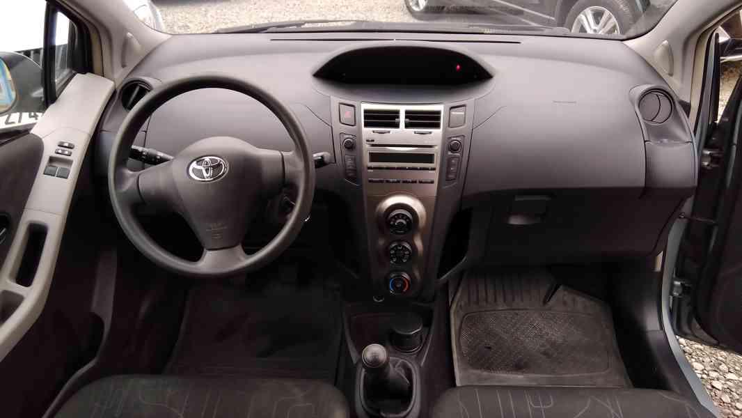 TOYOTA Yaris 1,0i VVT-i Comfort ČR  - foto 18