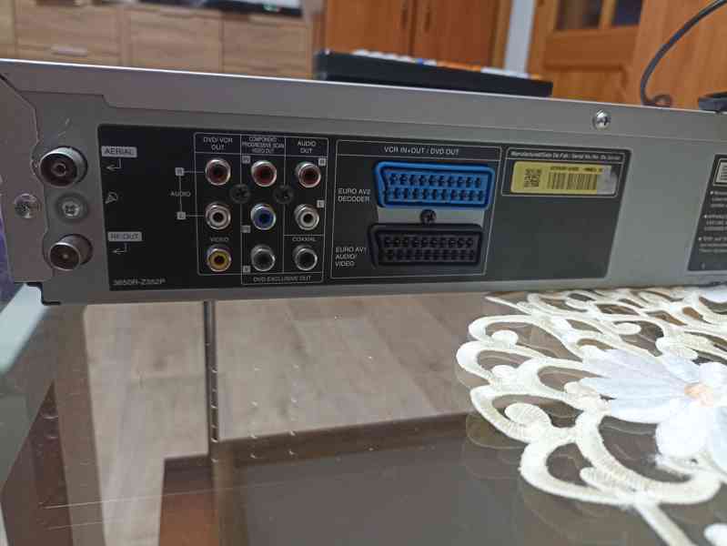 Combo LG V180 DVD VHS videorekordér Stereo - foto 2