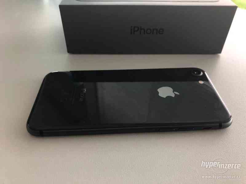 Apple iPhone 8 64GB, příslušenství, 6500Kč - foto 5